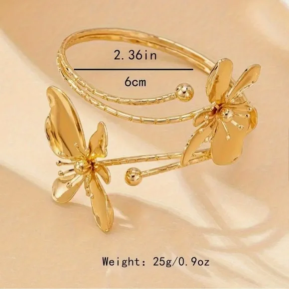 Gold Floral Bracelet - Picture 4 of 8